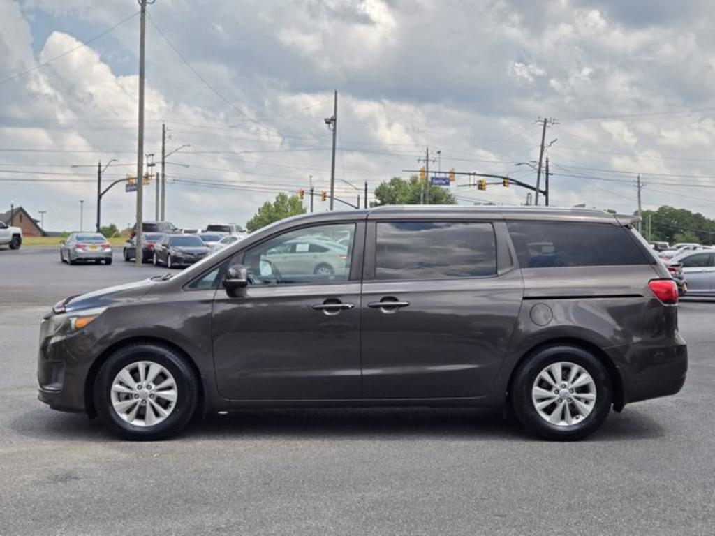 2016 Kia Sedona - $10,995