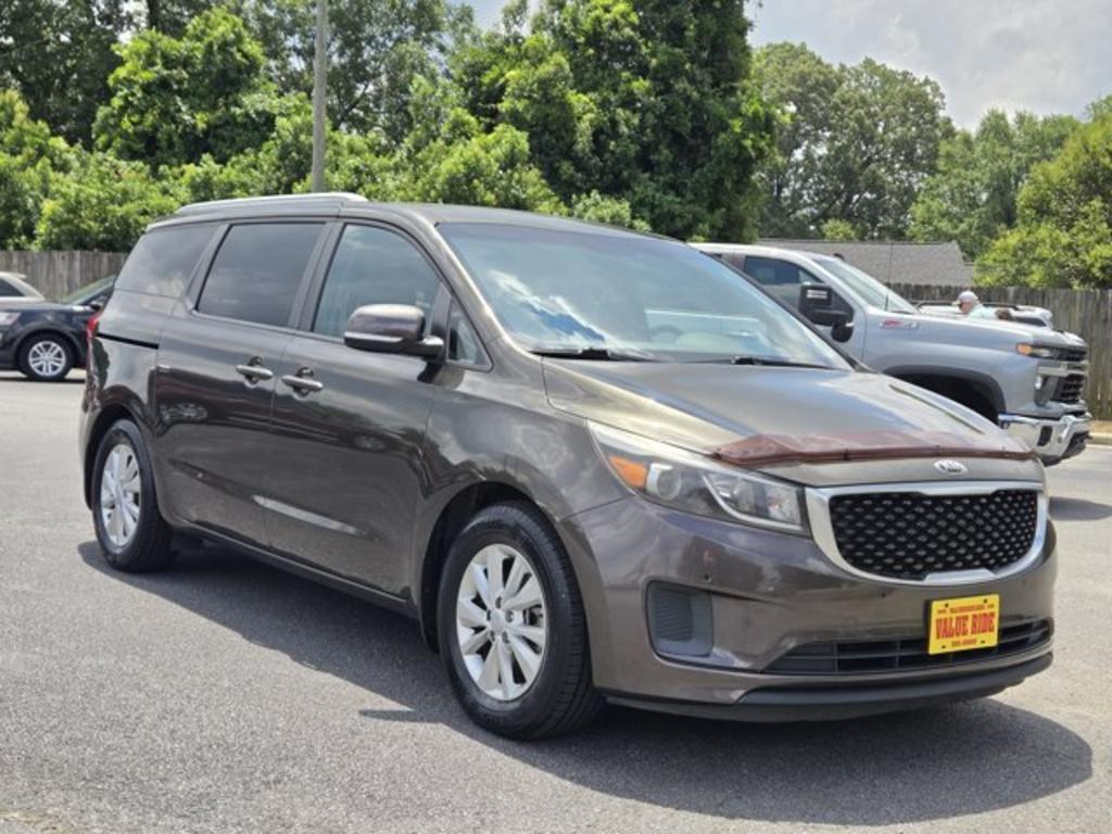 2016 Kia Sedona - $10,995