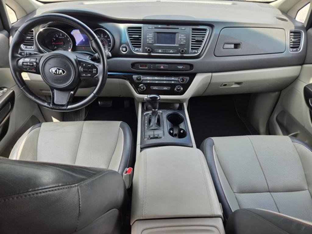 2016 Kia Sedona - $10,995