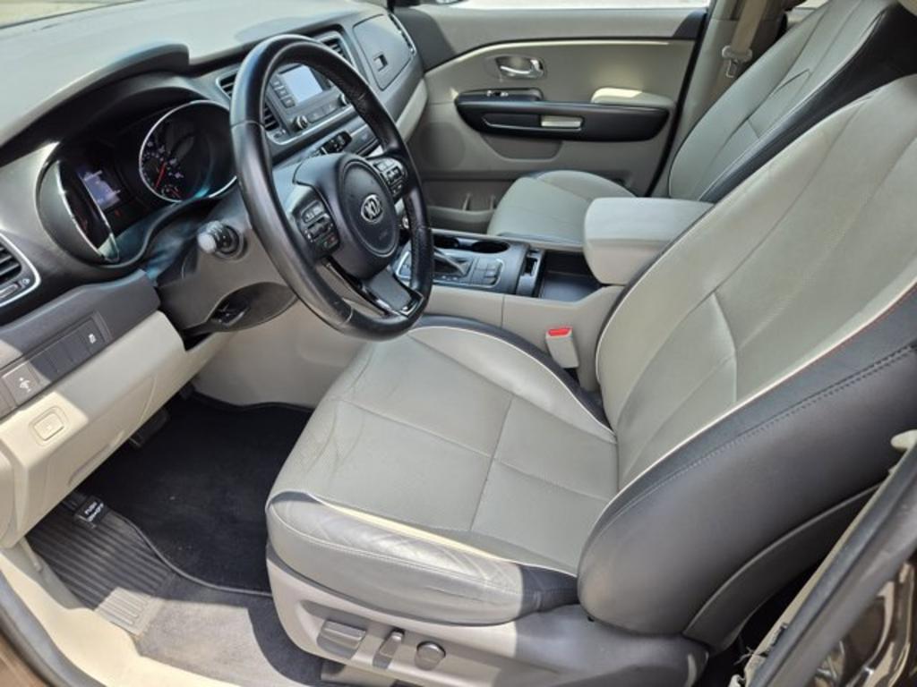2016 Kia Sedona - $10,995