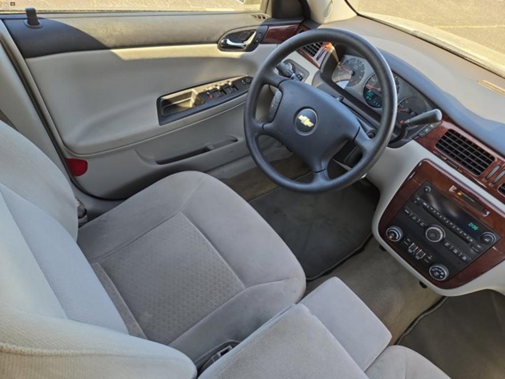 2009 Chevrolet Impala LT photo