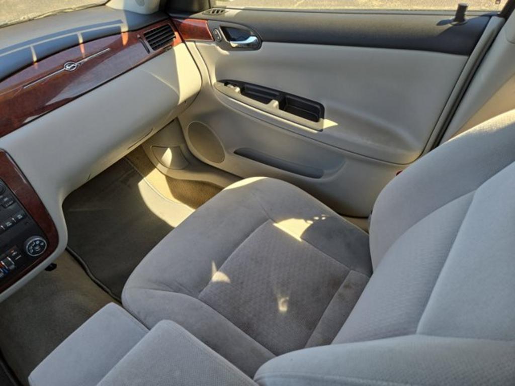 2009 Chevrolet Impala LT photo