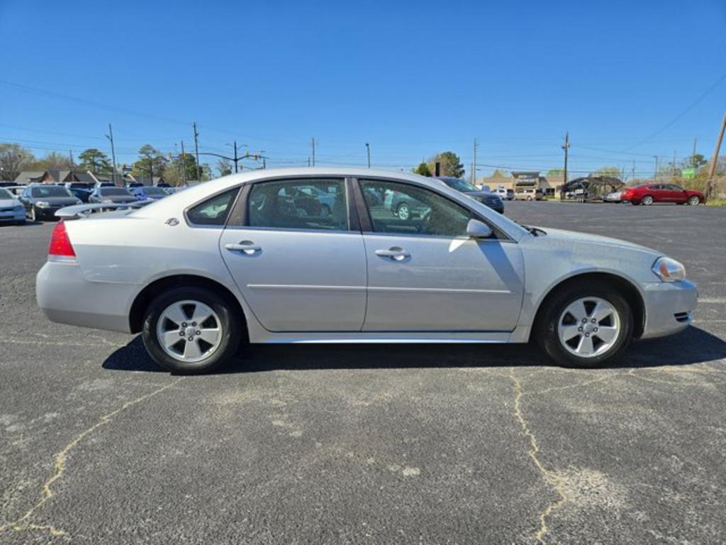 2009 Chevrolet Impala LT photo