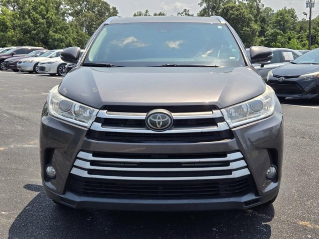 2017 Toyota Highlander - $16,995