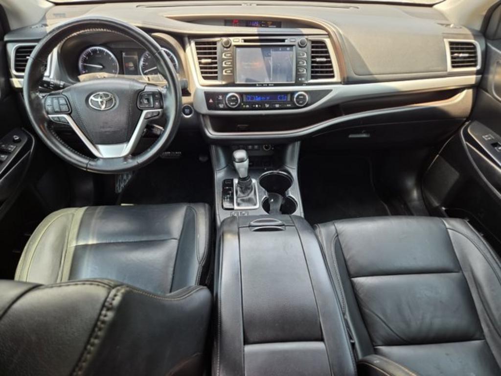 2017 Toyota Highlander - $16,995