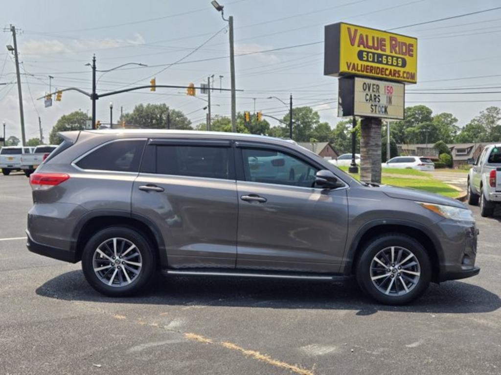 2017 Toyota Highlander - $16,995