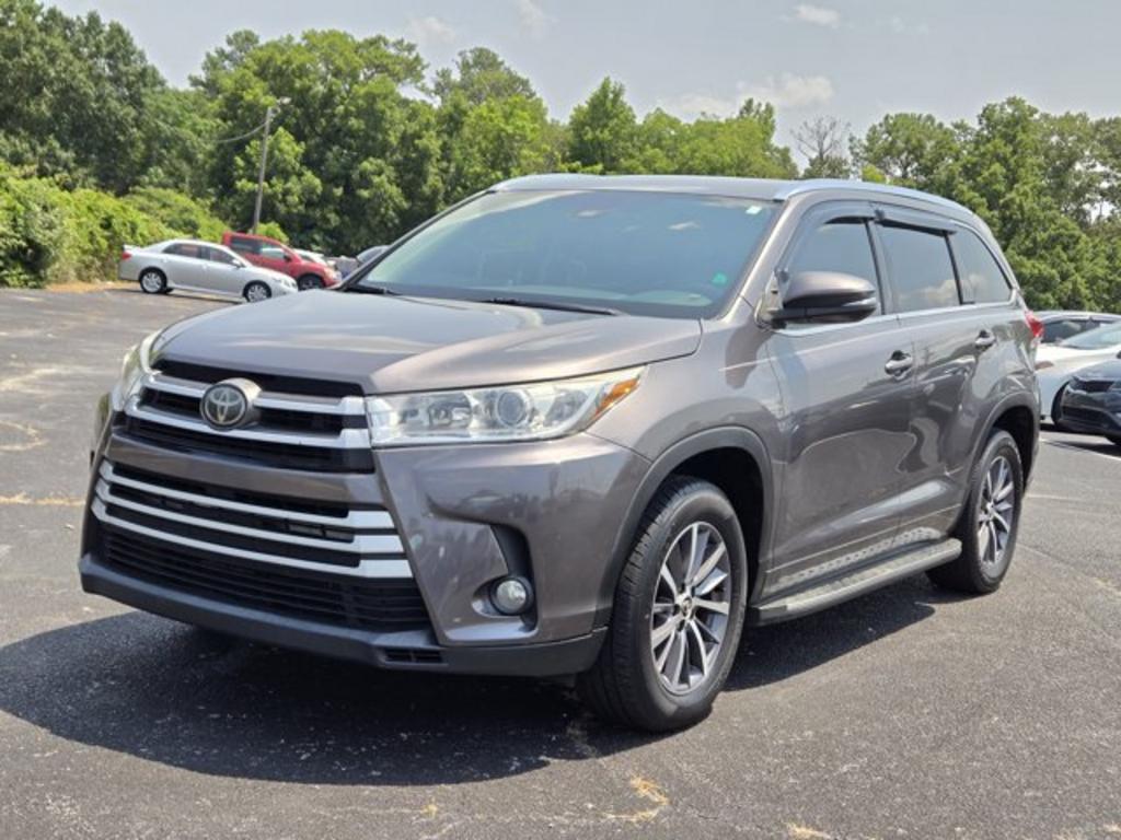 2017 Toyota Highlander - $16,995
