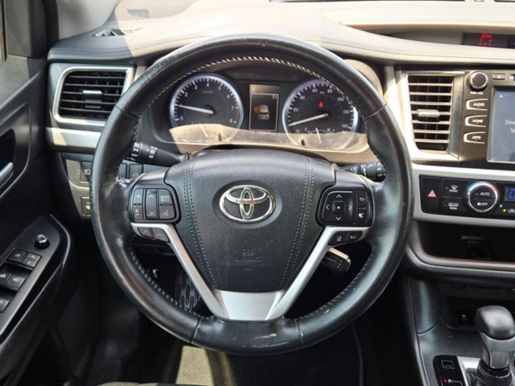 2017 Toyota Highlander - $16,995