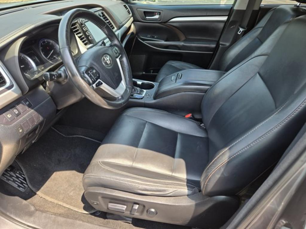 2017 Toyota Highlander - $16,995