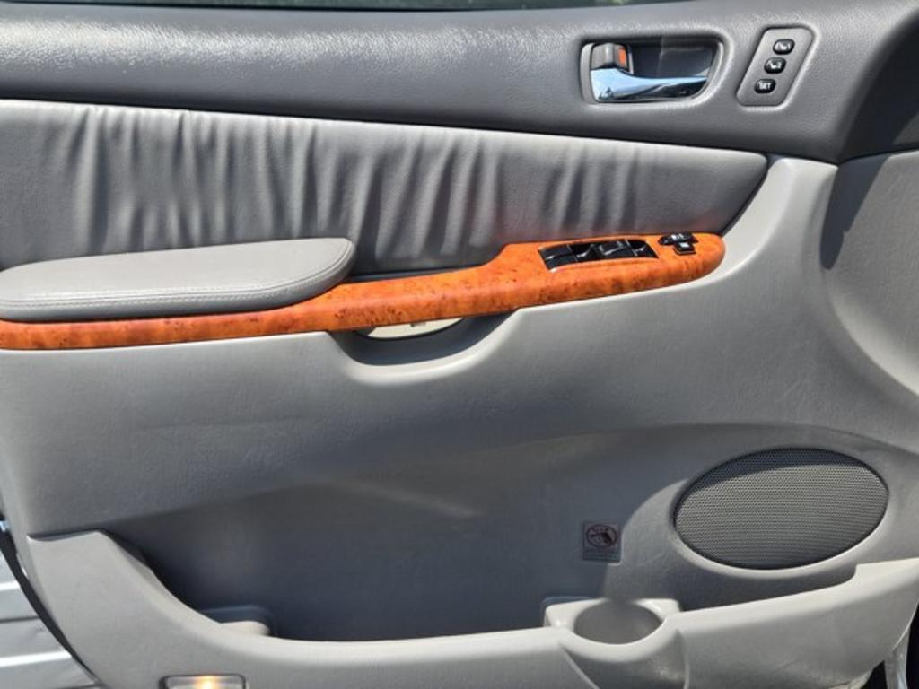 2008 Toyota Sienna - $7,495