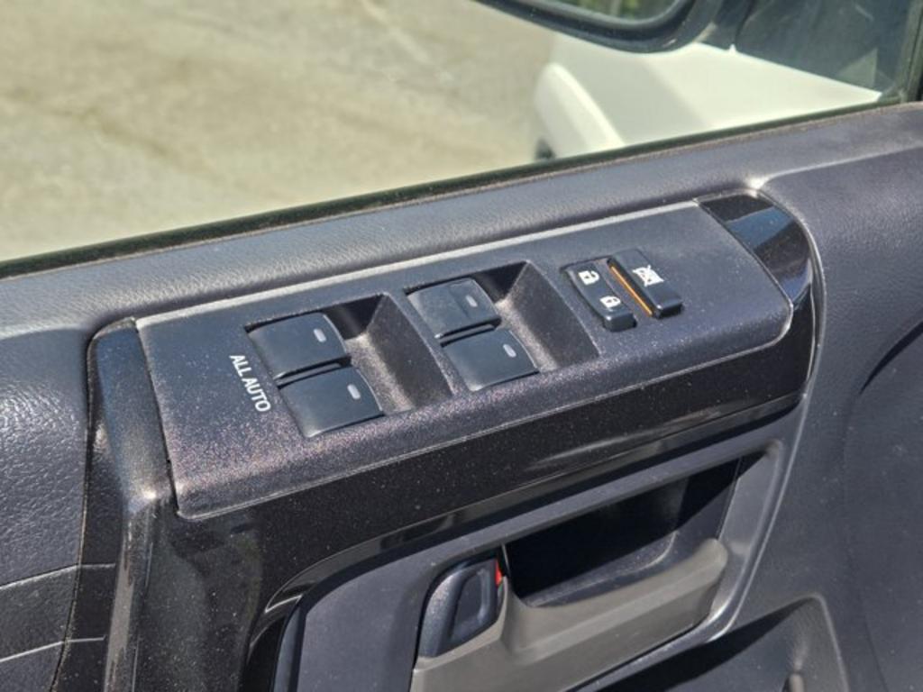 2015 Toyota 4Runner - $16,995