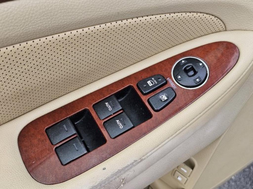 2013 Hyundai Genesis 3.8L photo