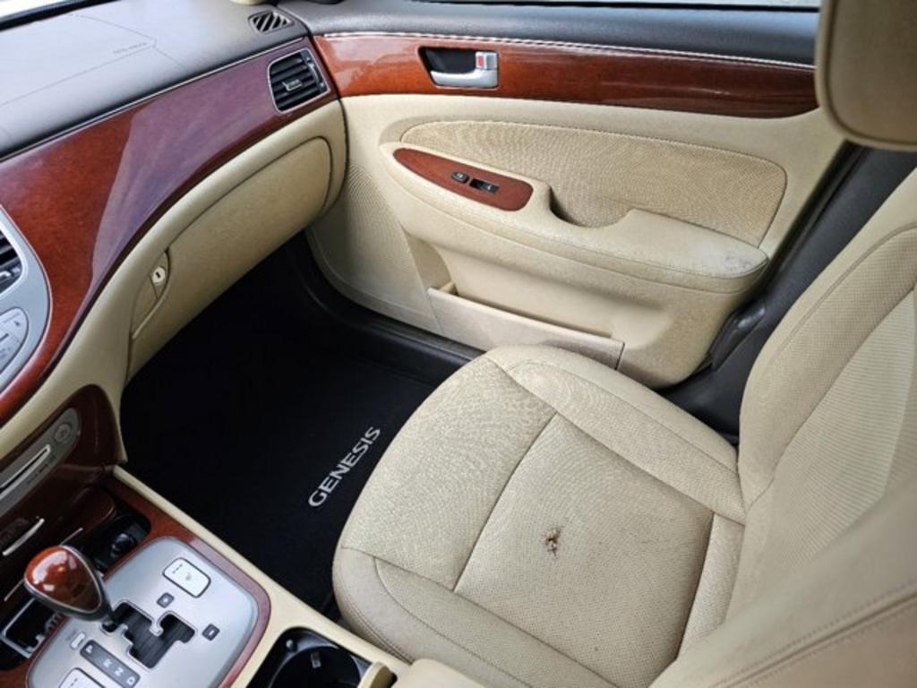 2013 Hyundai Genesis 3.8L photo