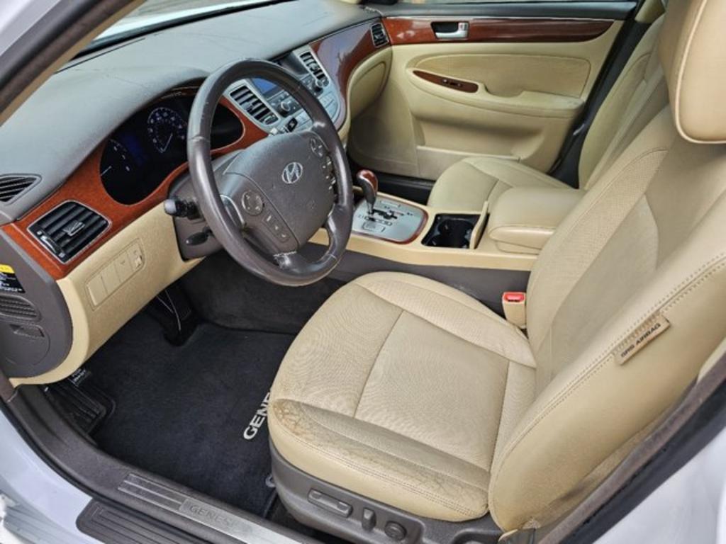 2013 Hyundai Genesis 3.8L photo