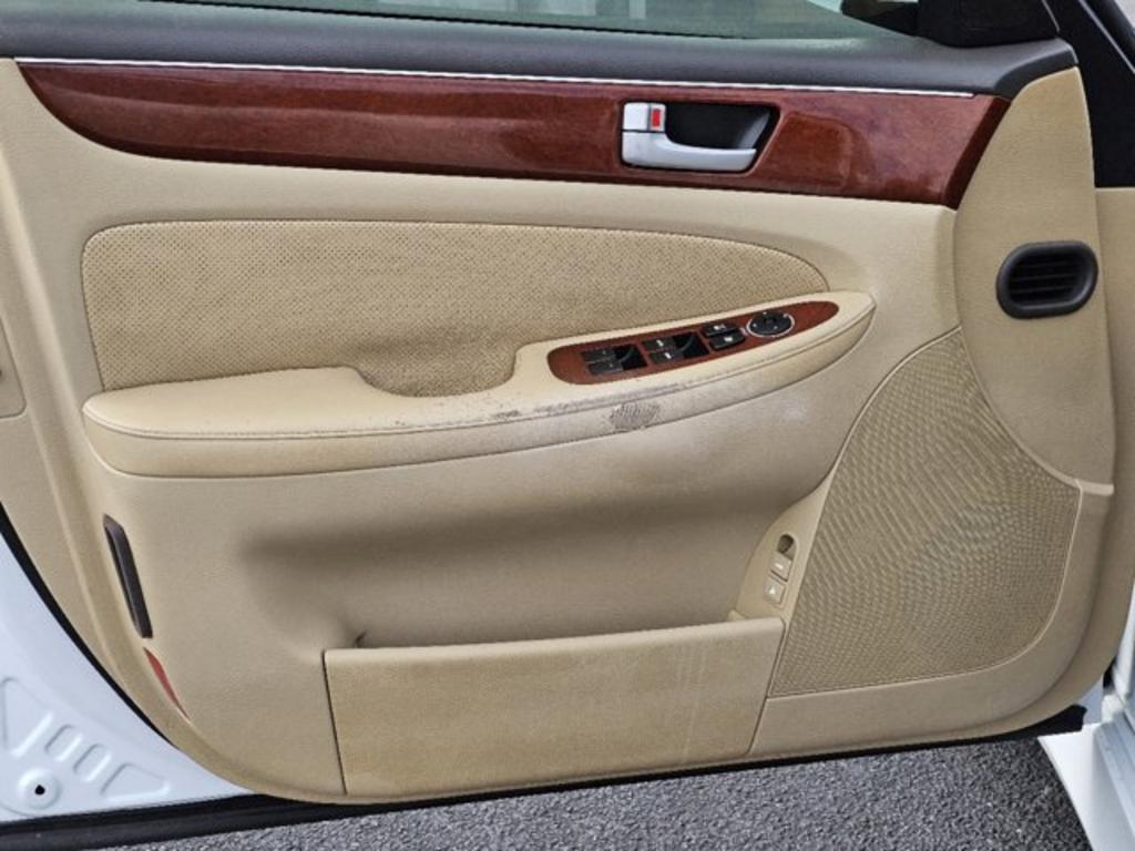 2013 Hyundai Genesis 3.8L photo