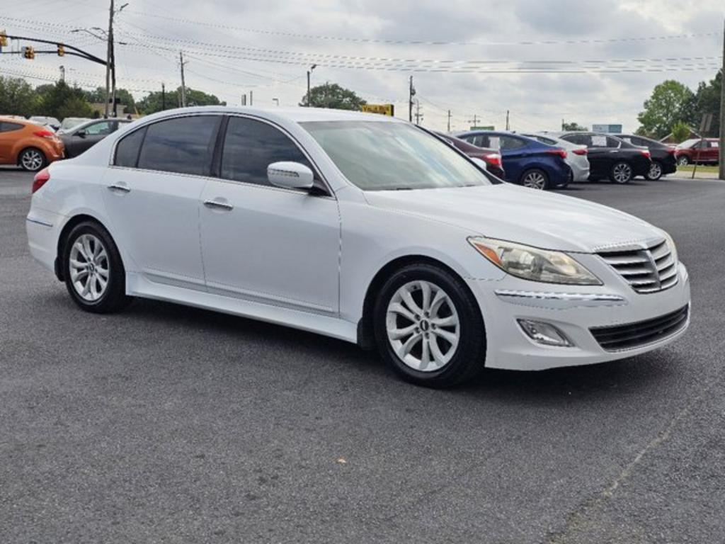 2013 Hyundai Genesis 3.8L photo