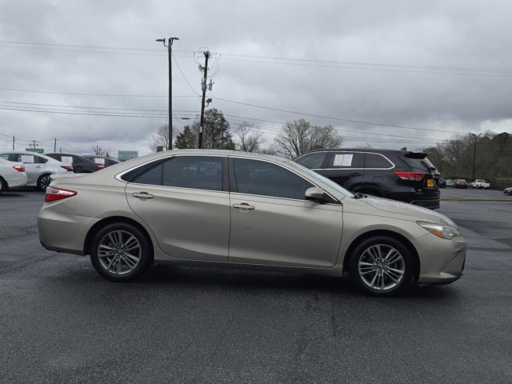 2016 Toyota Camry - $13,995