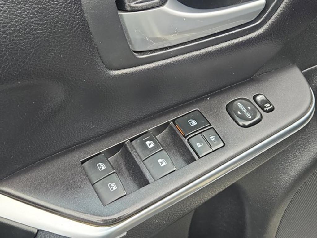 2016 Toyota Camry - $13,995