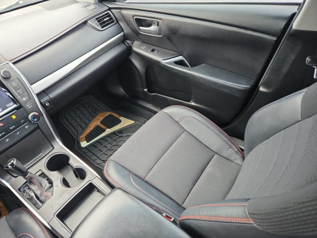 2016 Toyota Camry - $13,995