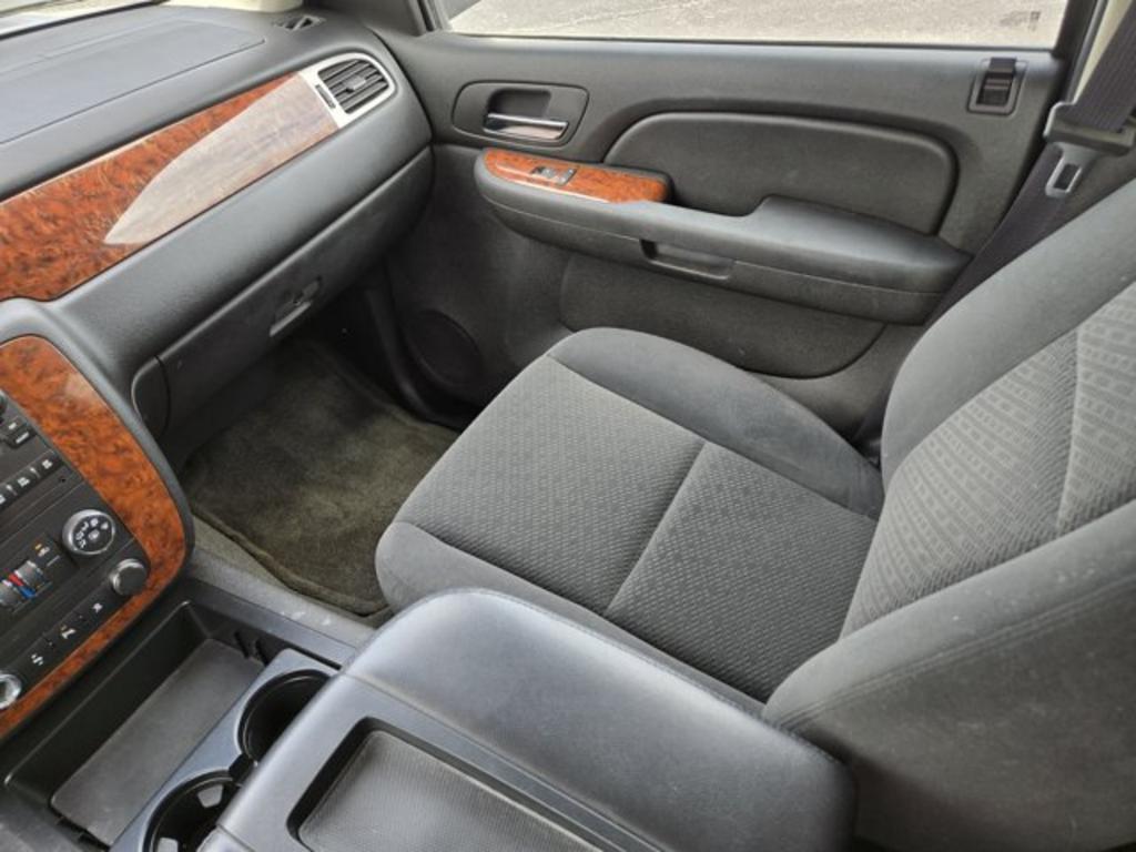 2007 Chevrolet Tahoe - $11,995
