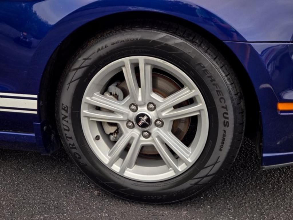 2014 Ford Mustang - $13,995