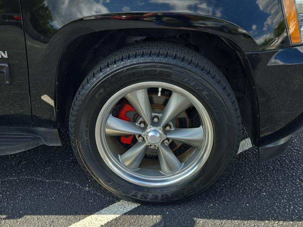 2013 Chevrolet Suburban - $11,995