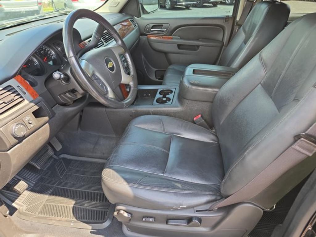 2013 Chevrolet Suburban - $11,995