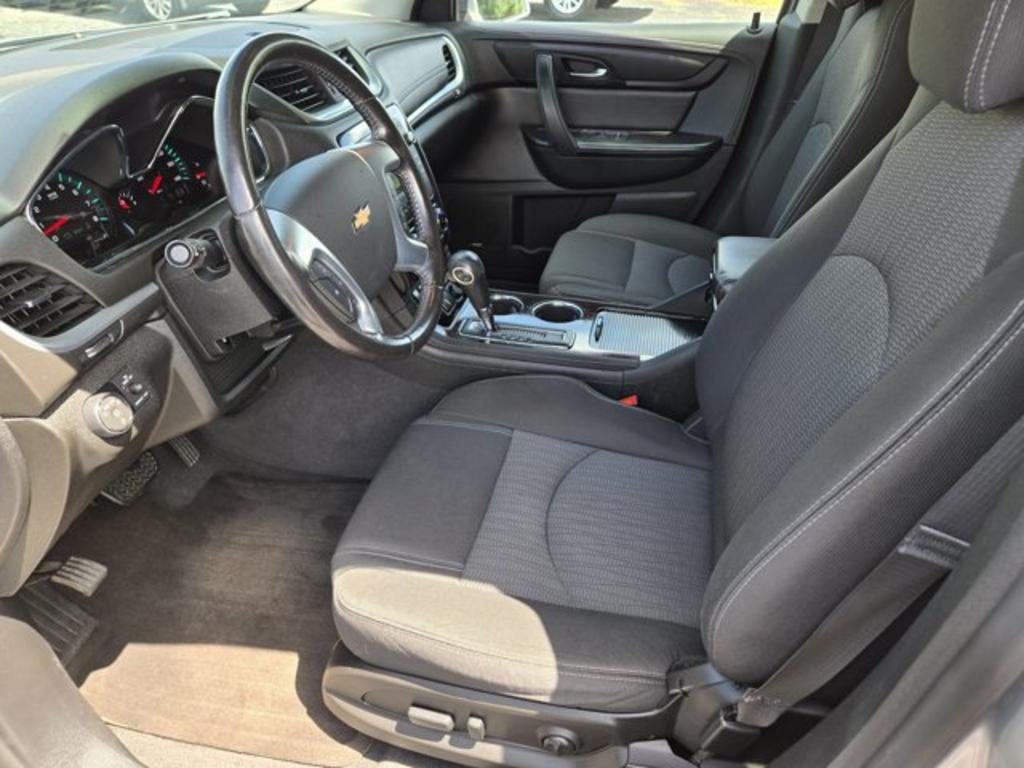 2017 Chevrolet Traverse - $10,995