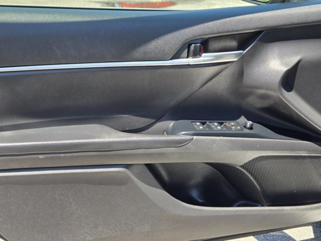 2020 Toyota Camry - $17,995