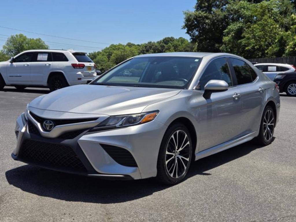 2020 Toyota Camry - $17,995