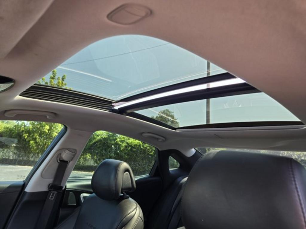 2013 Hyundai Azera - $9,995