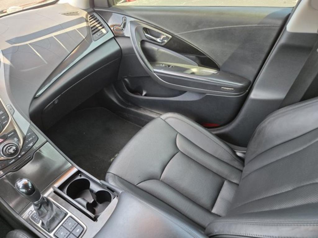 2013 Hyundai Azera - $9,995