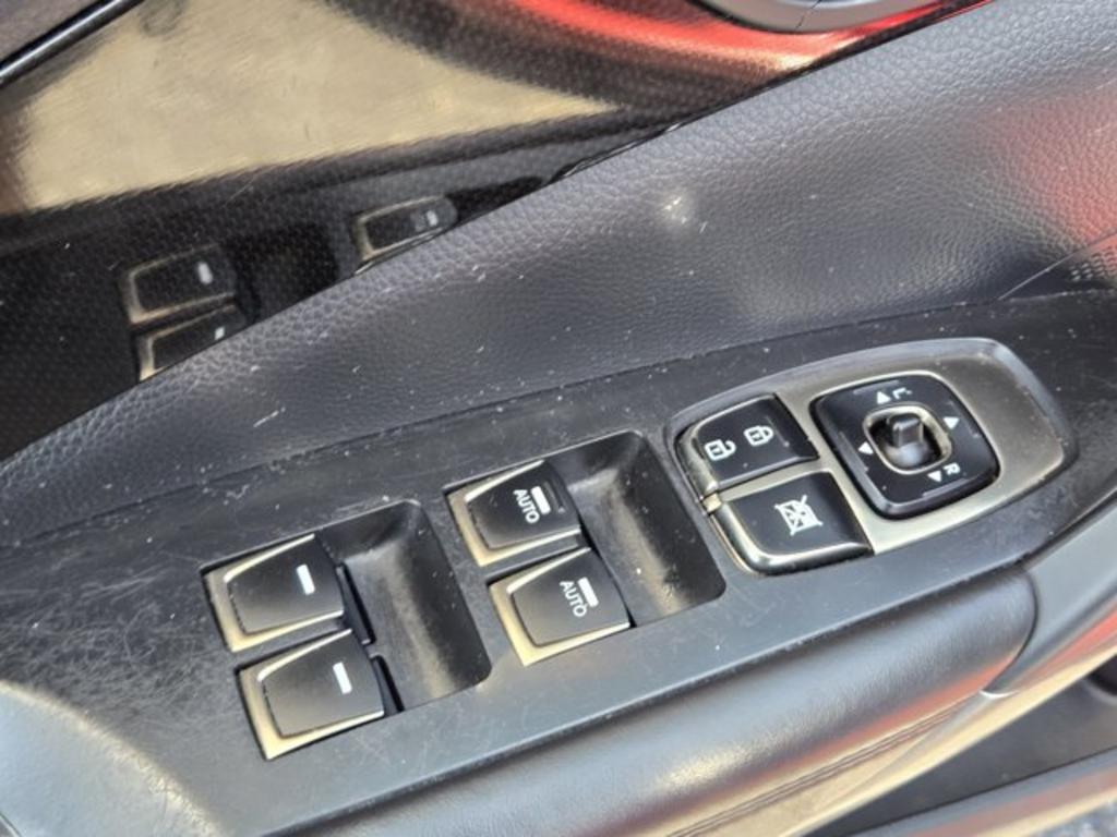 2013 Hyundai Azera - $9,995