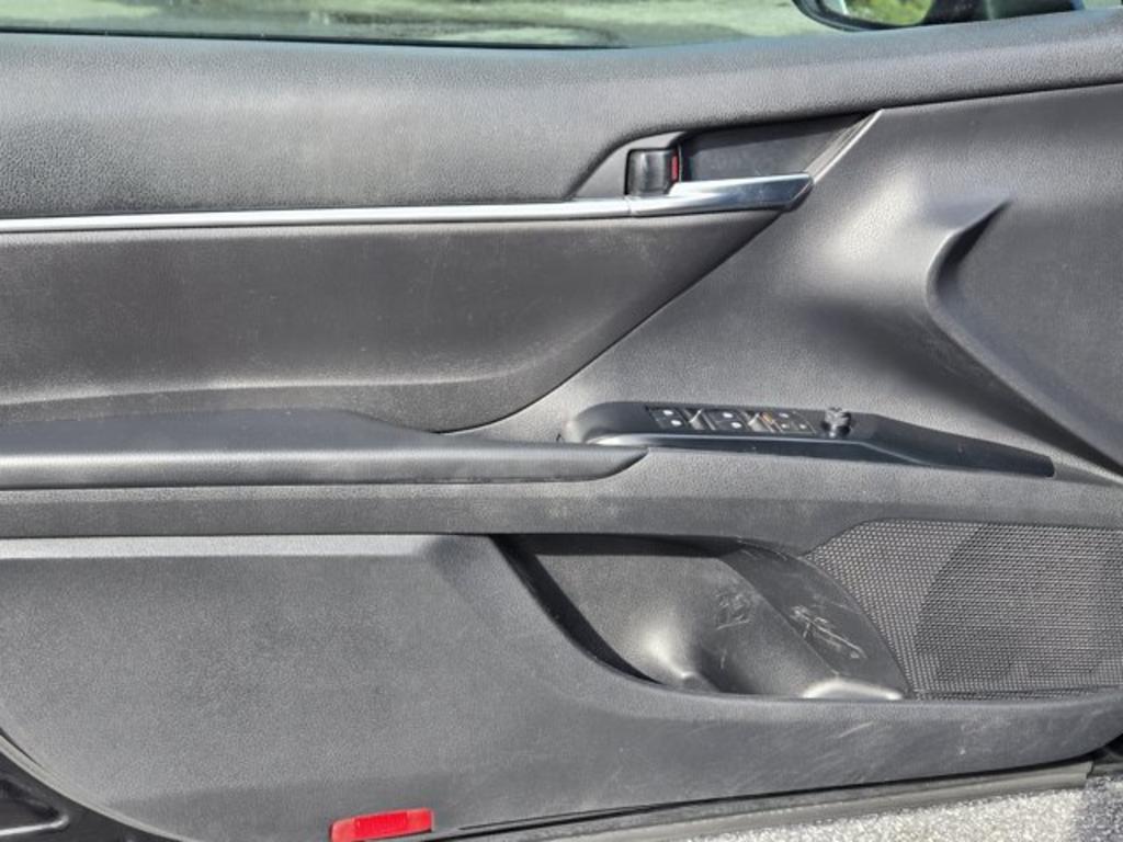 2020 Toyota Camry - $19,995