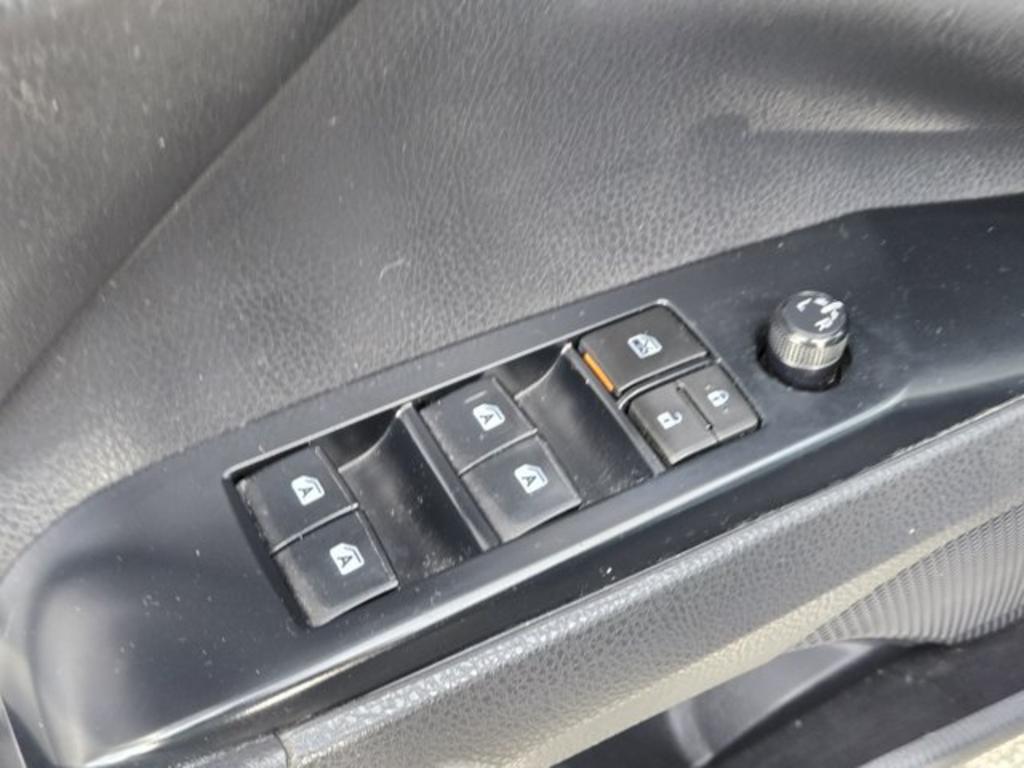 2020 Toyota Camry - $19,995