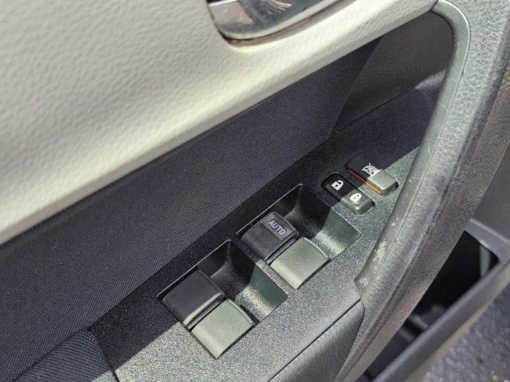 2015 Toyota Corolla  photo