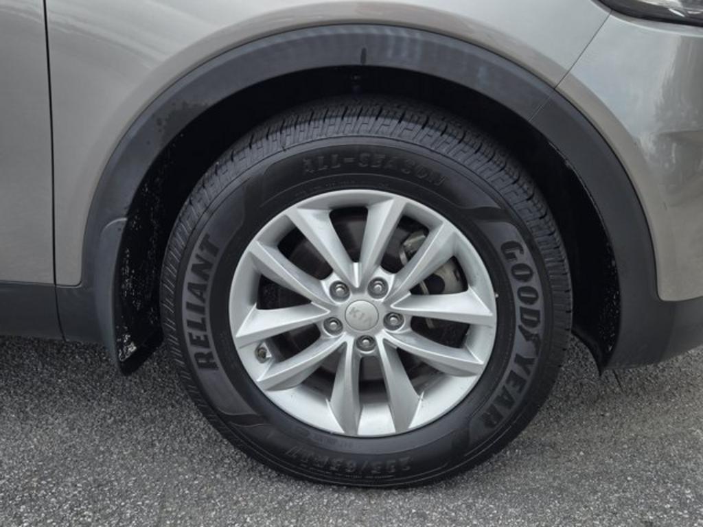 2018 Kia Sorento - $12,995