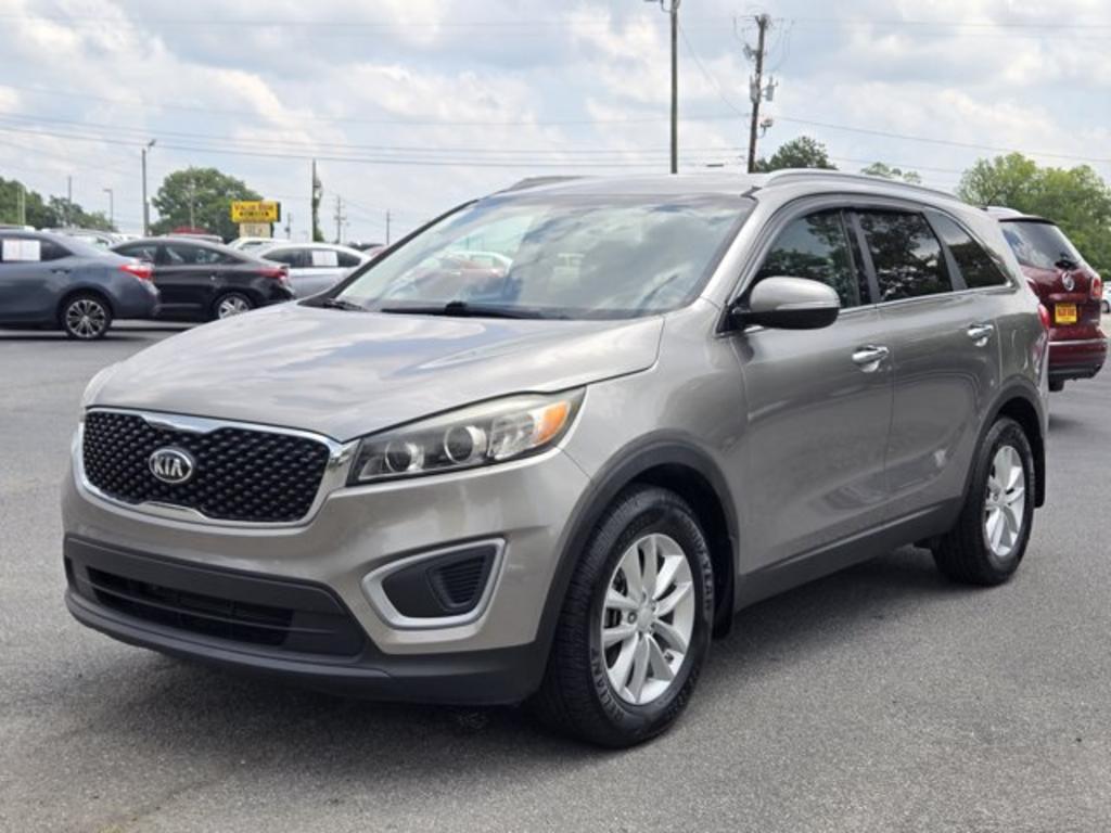2018 Kia Sorento - $12,995