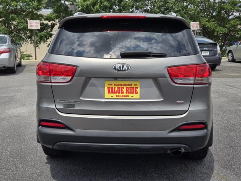 2018 Kia Sorento - $12,995