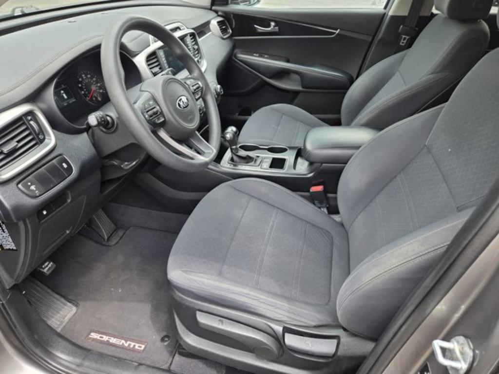2018 Kia Sorento - $12,995