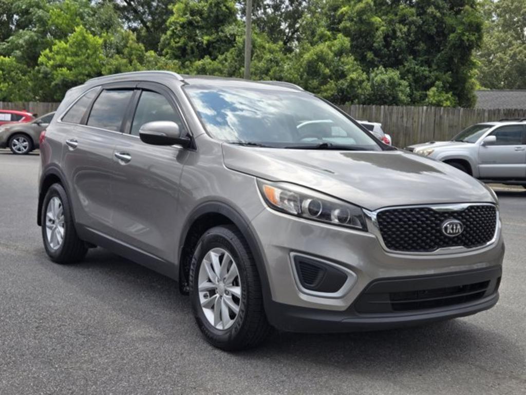 2018 Kia Sorento - $12,995
