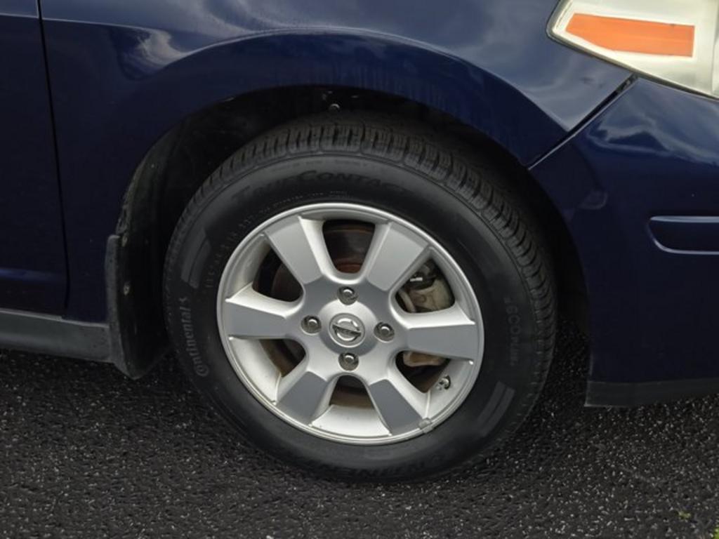 2009 Nissan Versa 1.8 S photo
