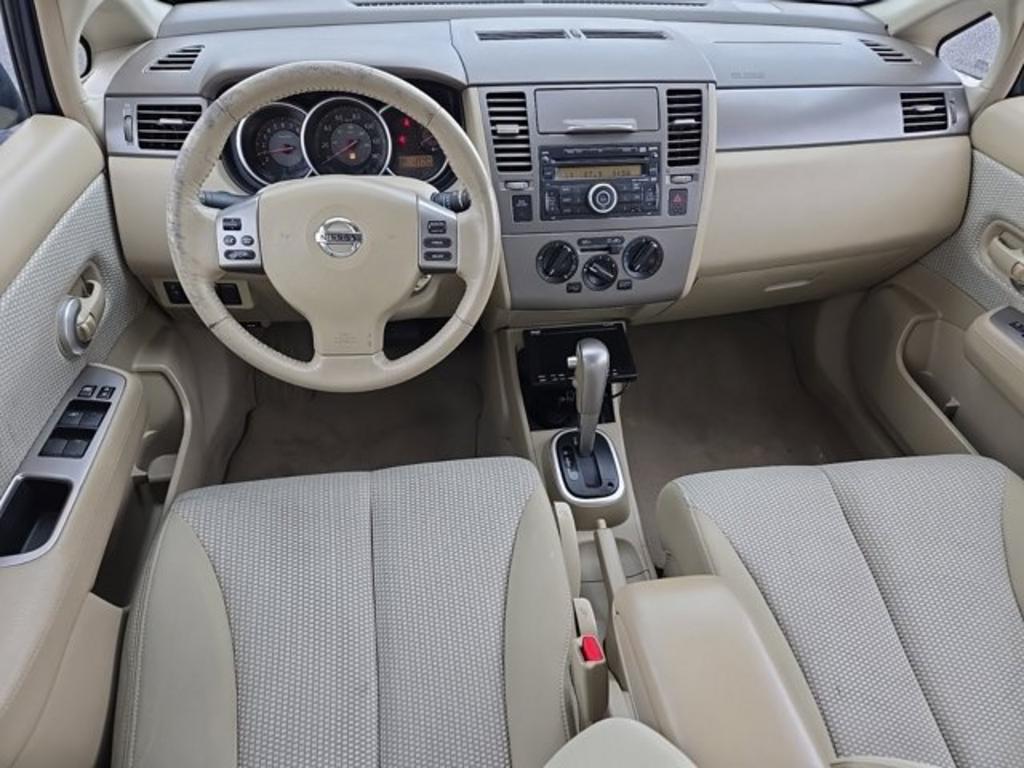 2009 Nissan Versa 1.8 S photo