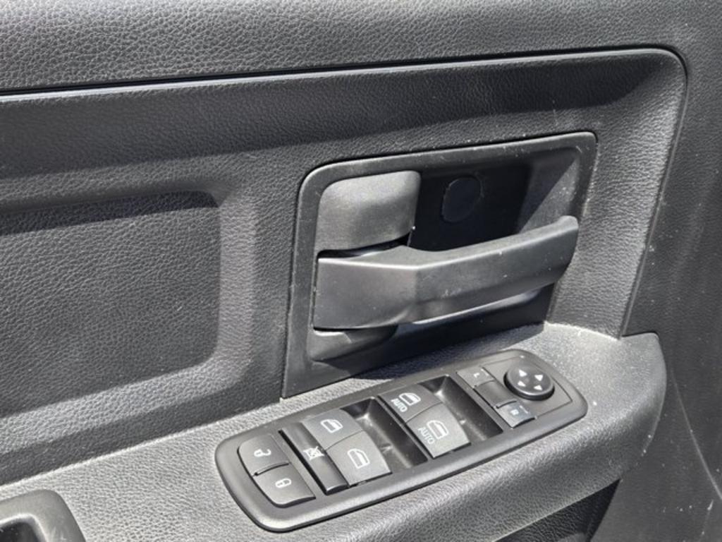 2018 Ram 2500 - $28,995