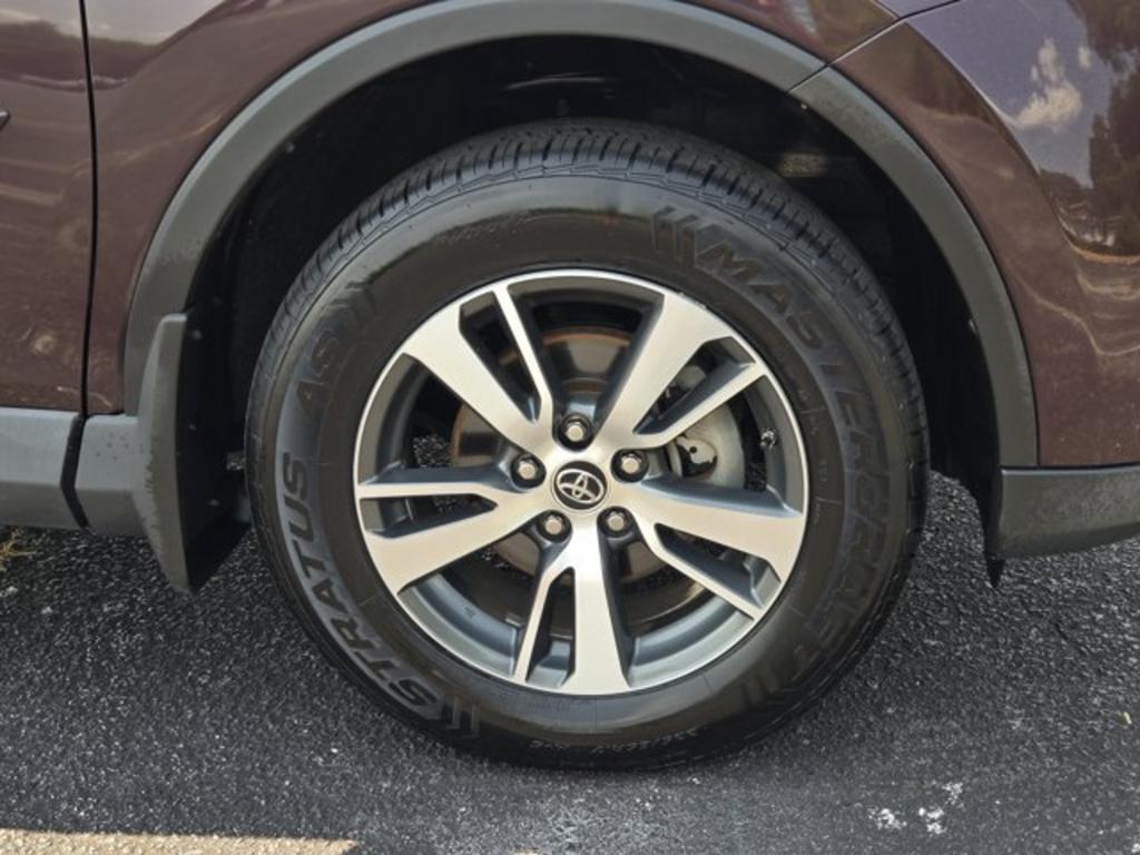 2017 Toyota RAV4 - $14,995