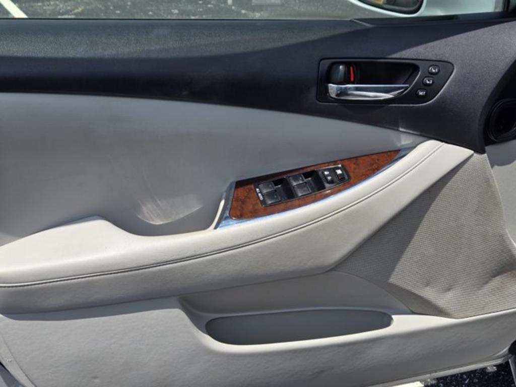 2010 Lexus ES - $11,995