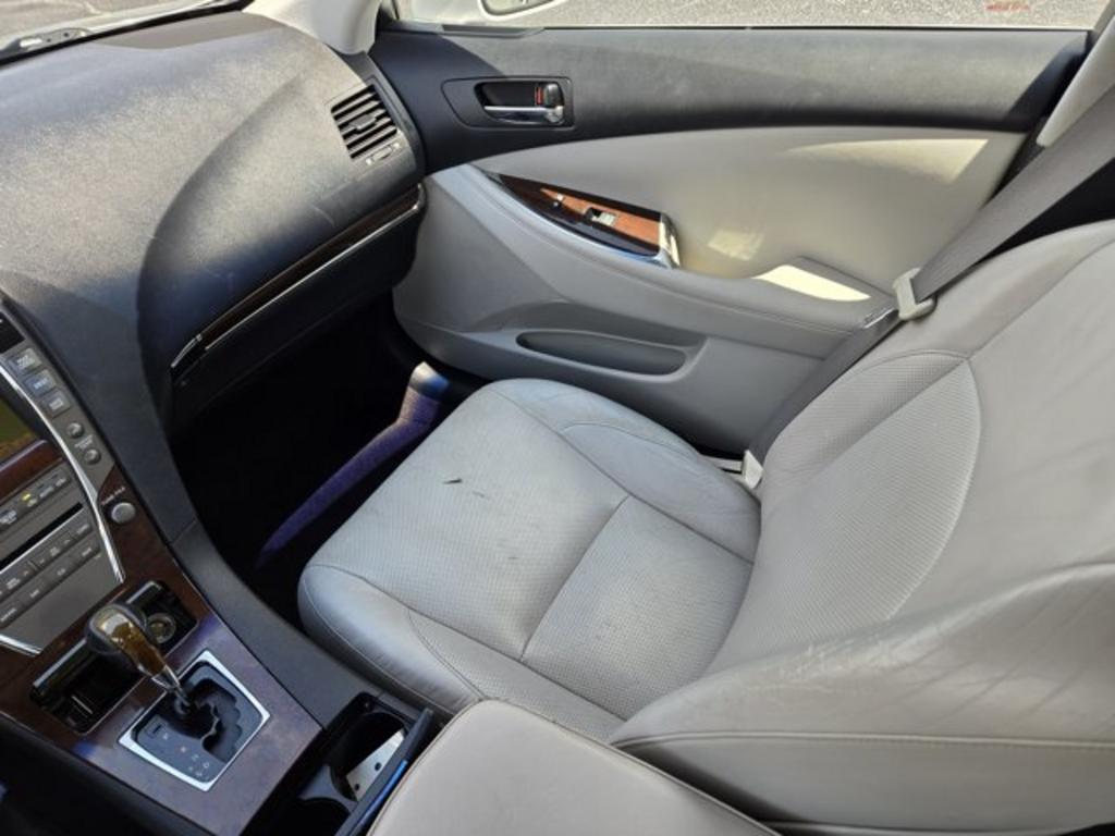 2010 Lexus ES - $11,995