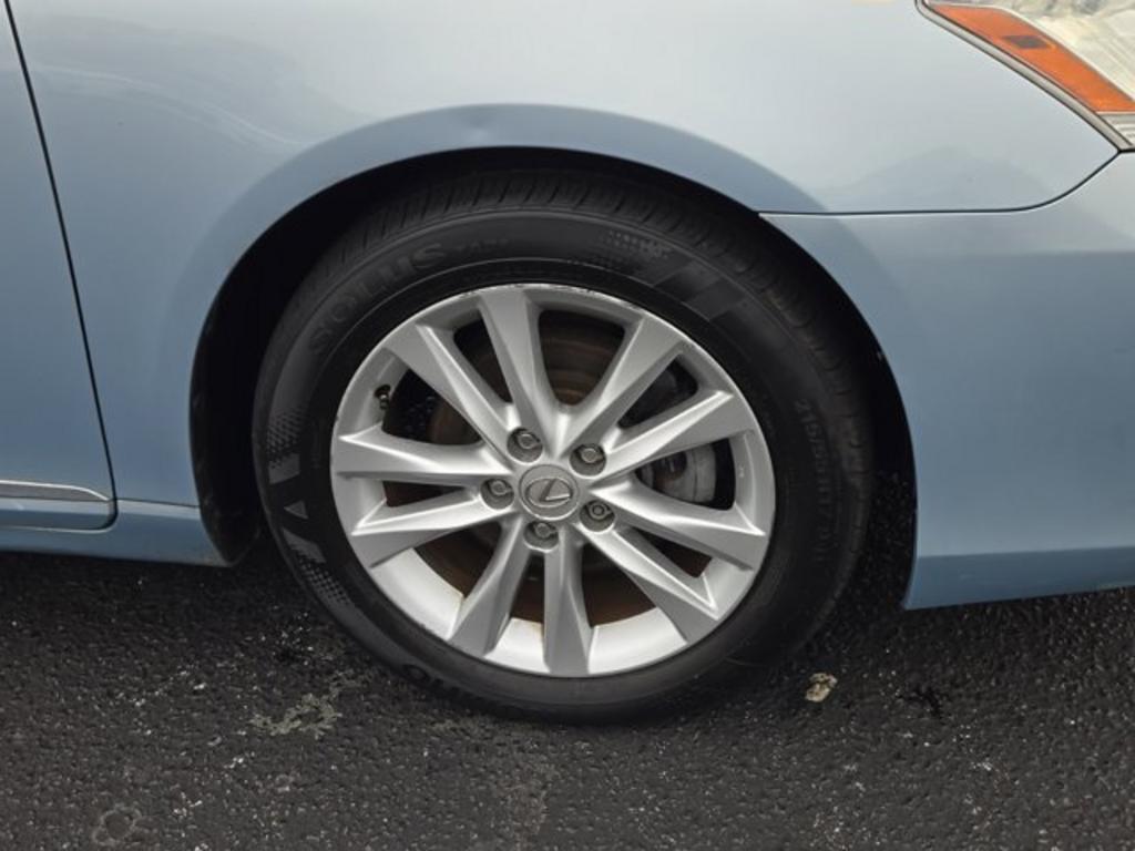 2010 Lexus ES 350 photo