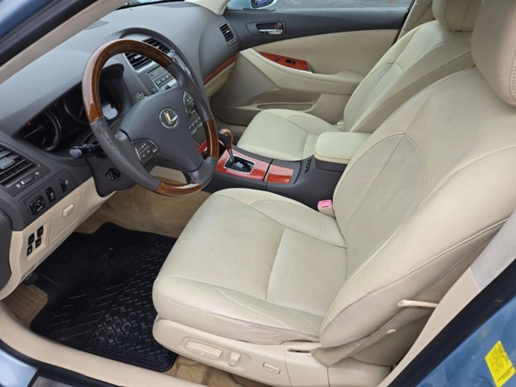 2010 Lexus ES 350 photo