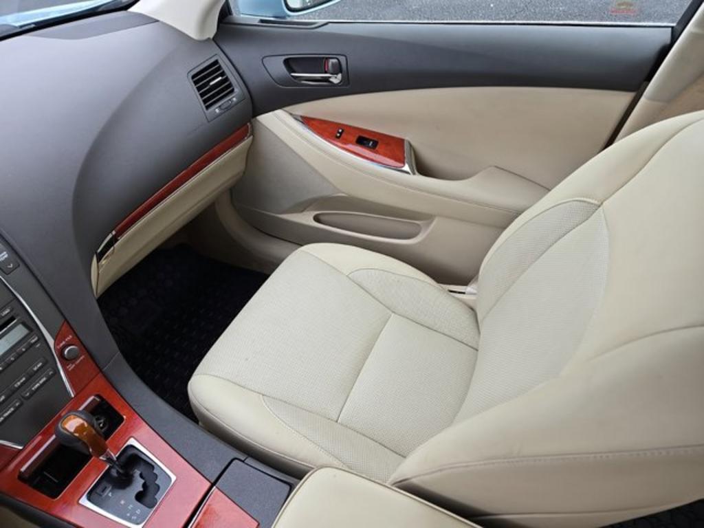 2010 Lexus ES 350 photo